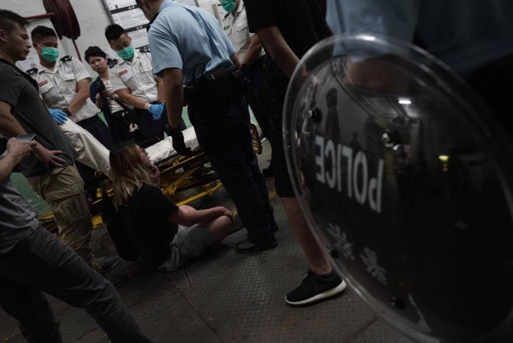 來看Hidden Agenda多「十惡不赦」，當局要出動盾牌和警犬？